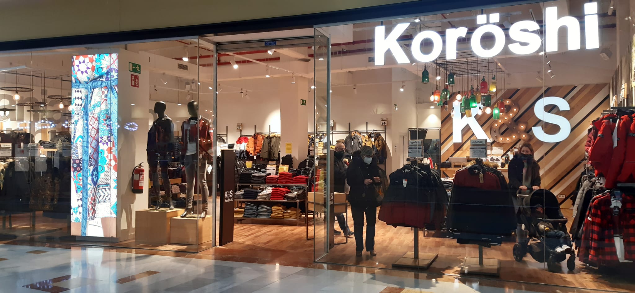 Koröshi ropa online de hombre y mujer más allá de la moda las tendencias .