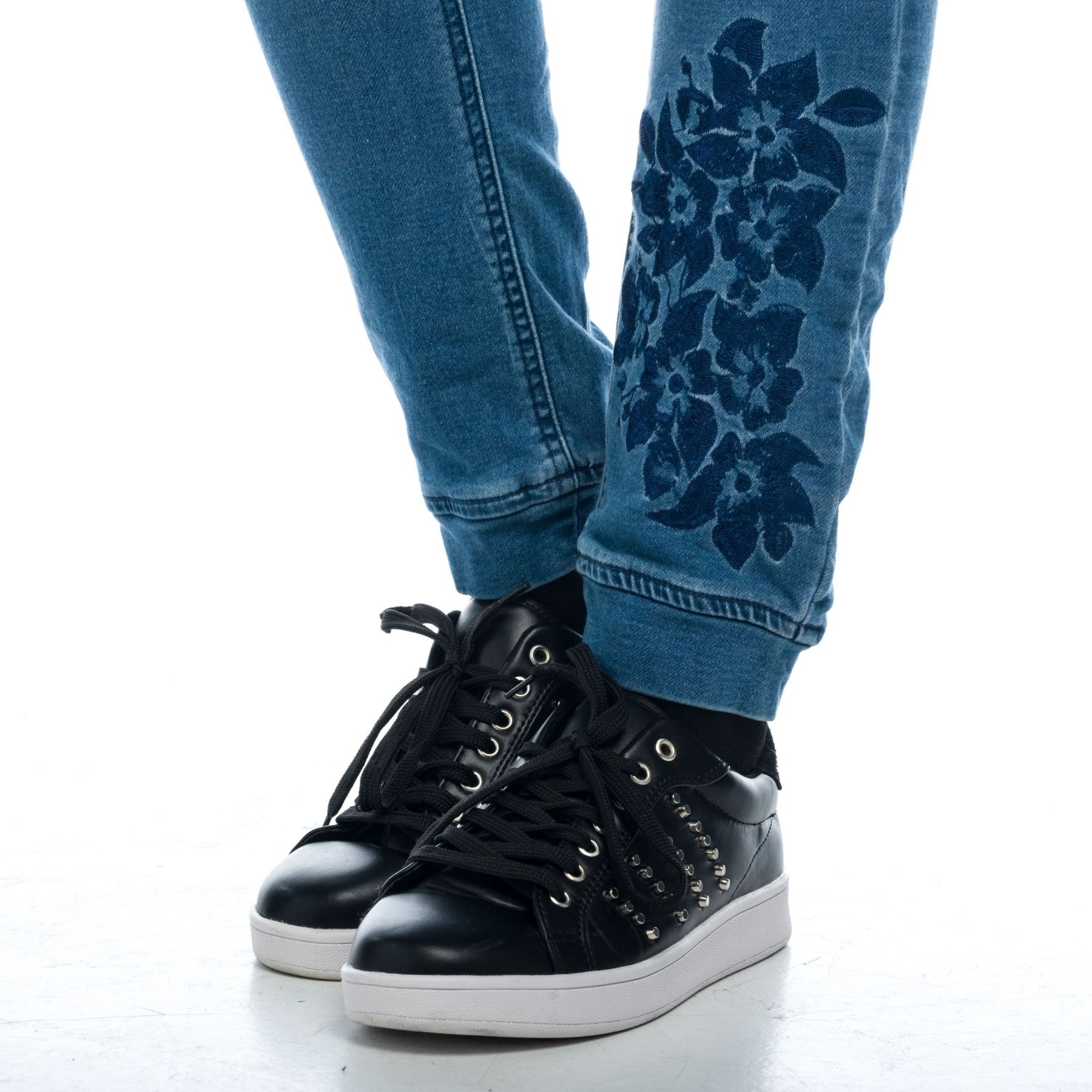 Pantalon denim jogging bordado 3