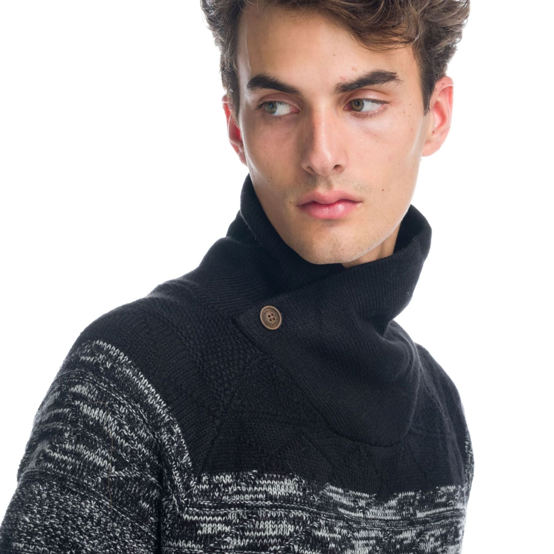 Jersey cuello alto cruzado 3