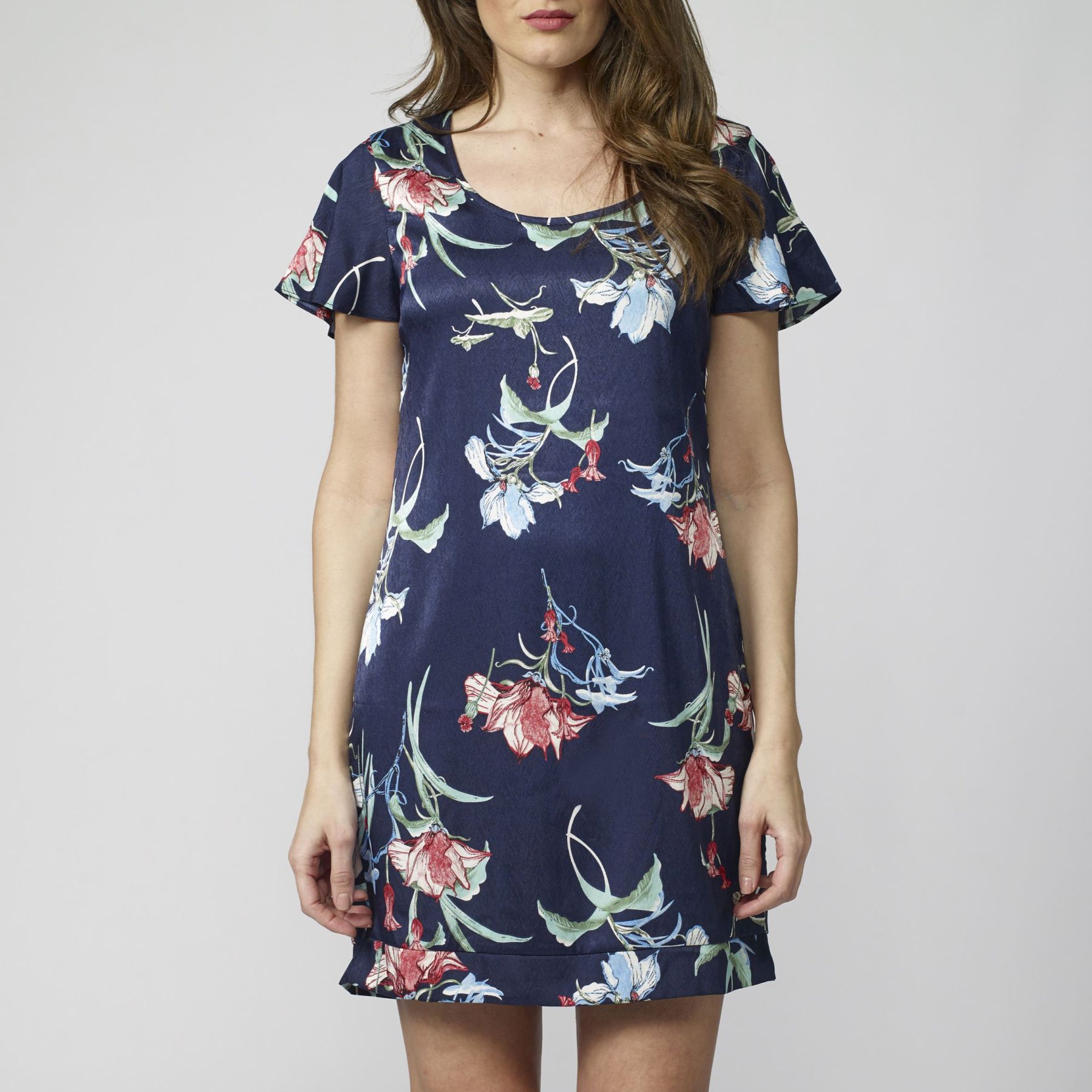 Vestido corto fluido manga corta floral tipo satén 2