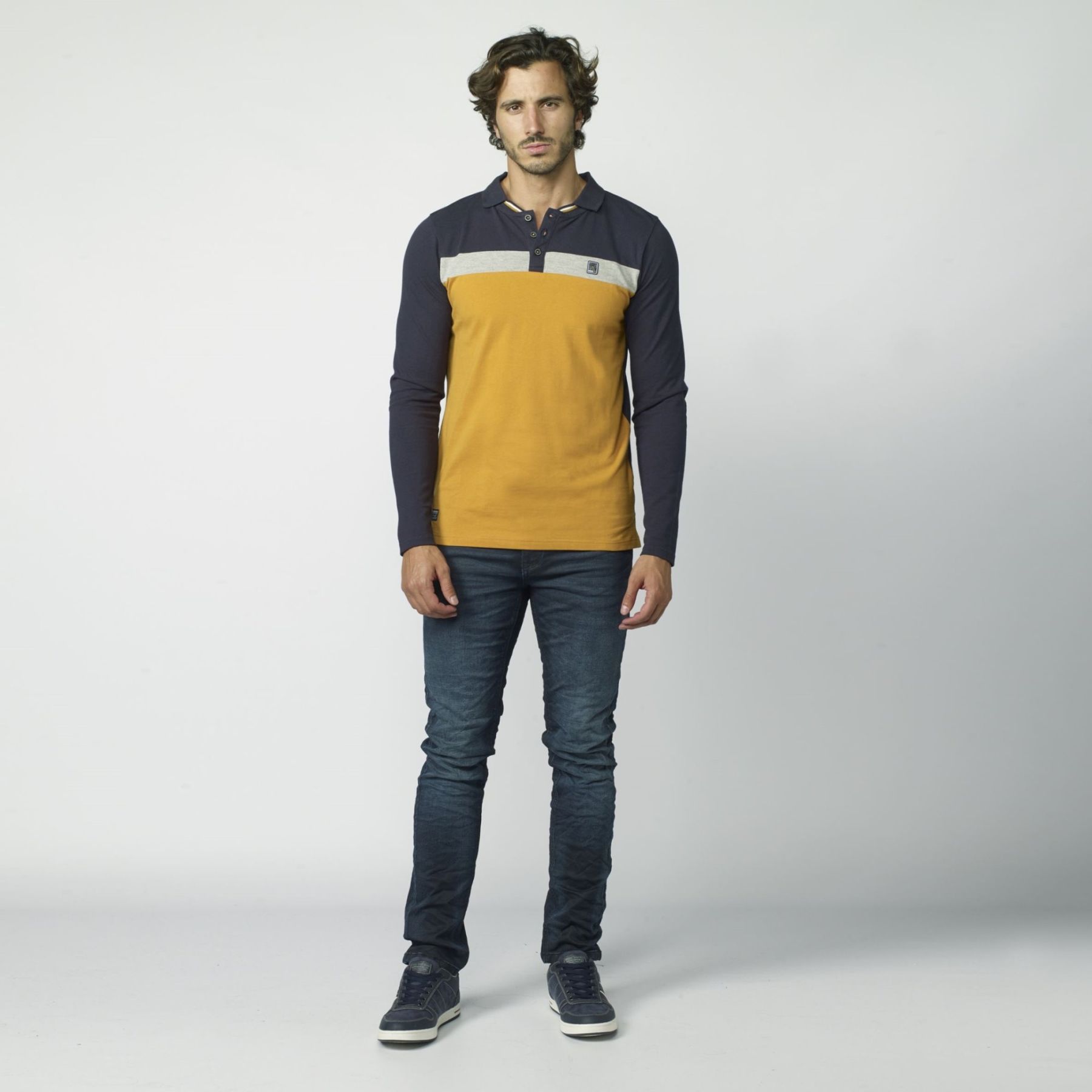 Polo de cortes a contraste 3