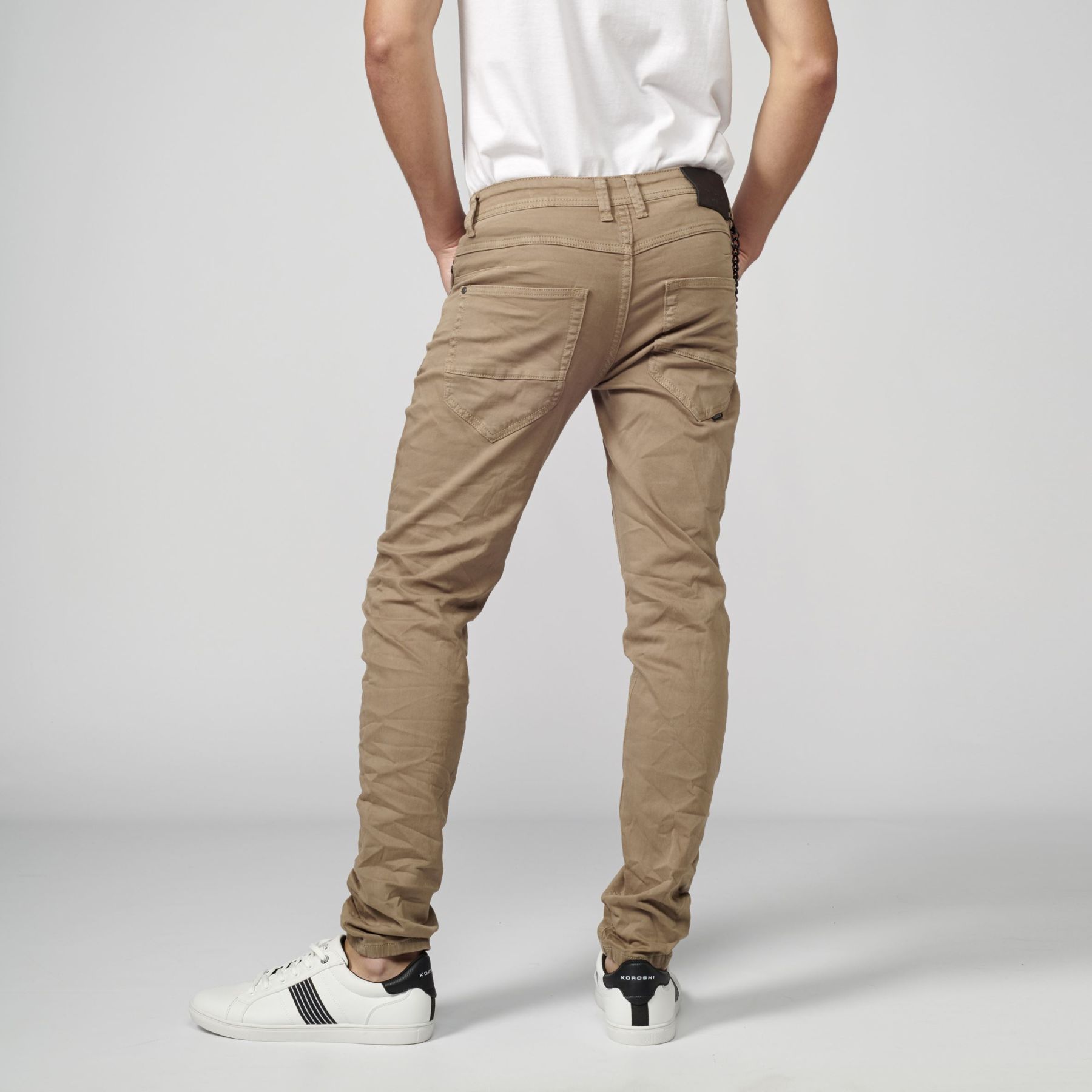 PantalÓn jeans color low rise slim fit 4