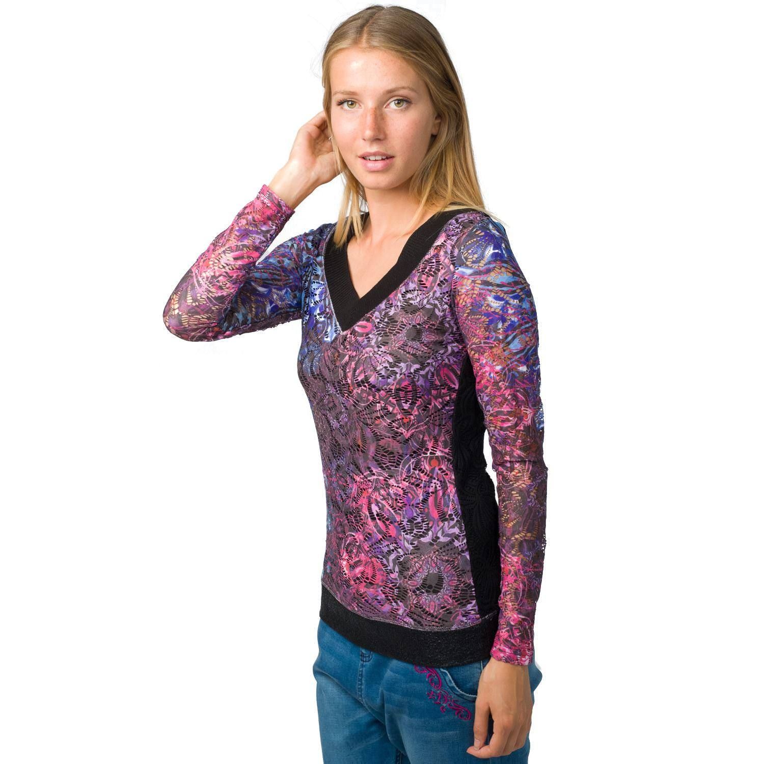 Camiseta m/l troquelada estampada 3