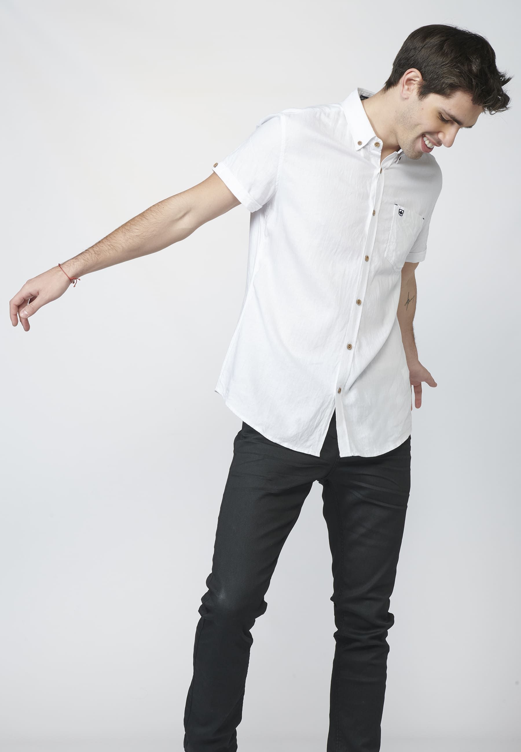 Camisa manga corta lino con bolsillo bordado | Look diario