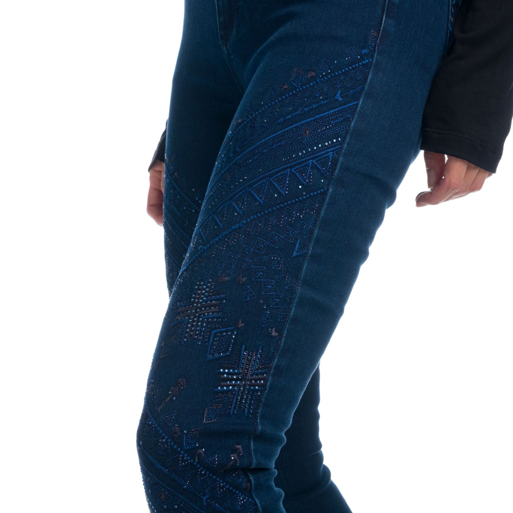 Pantalon largo bordados geometricos 3