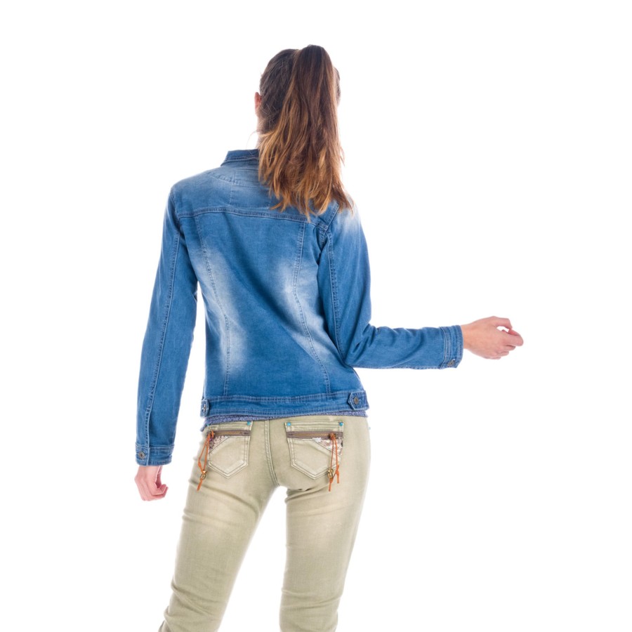 Cazadora denim abalorios | Tendencia actual 1