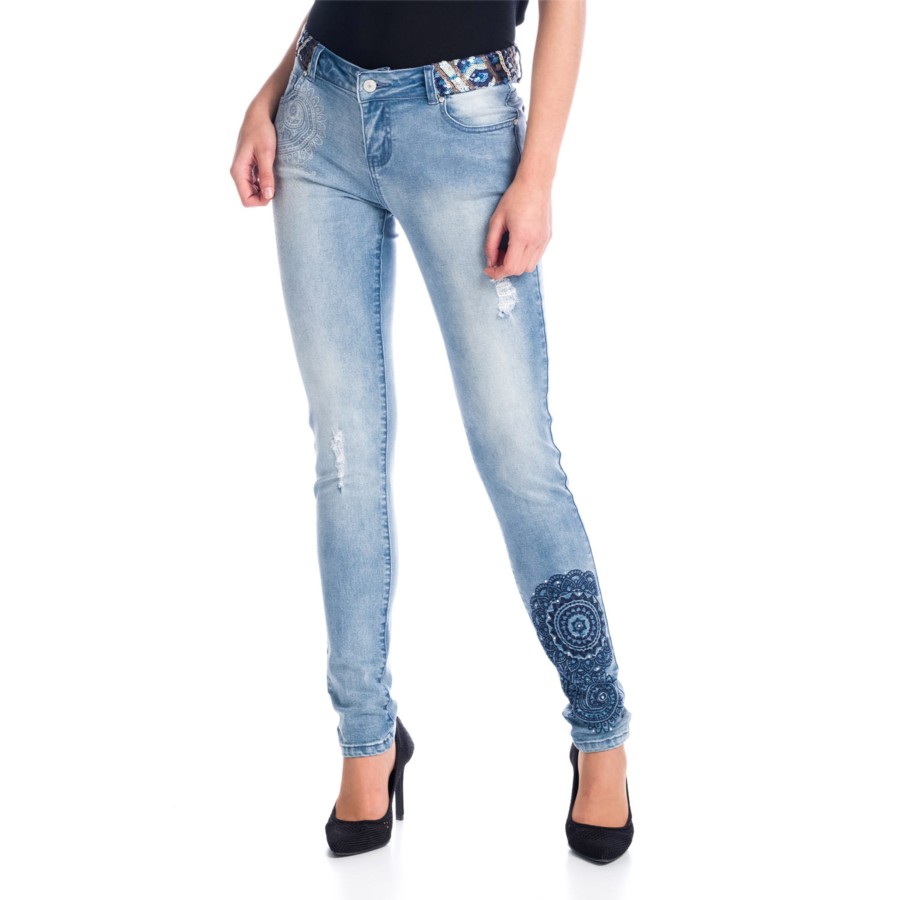 Pantalon denim fantasia lentejuelas