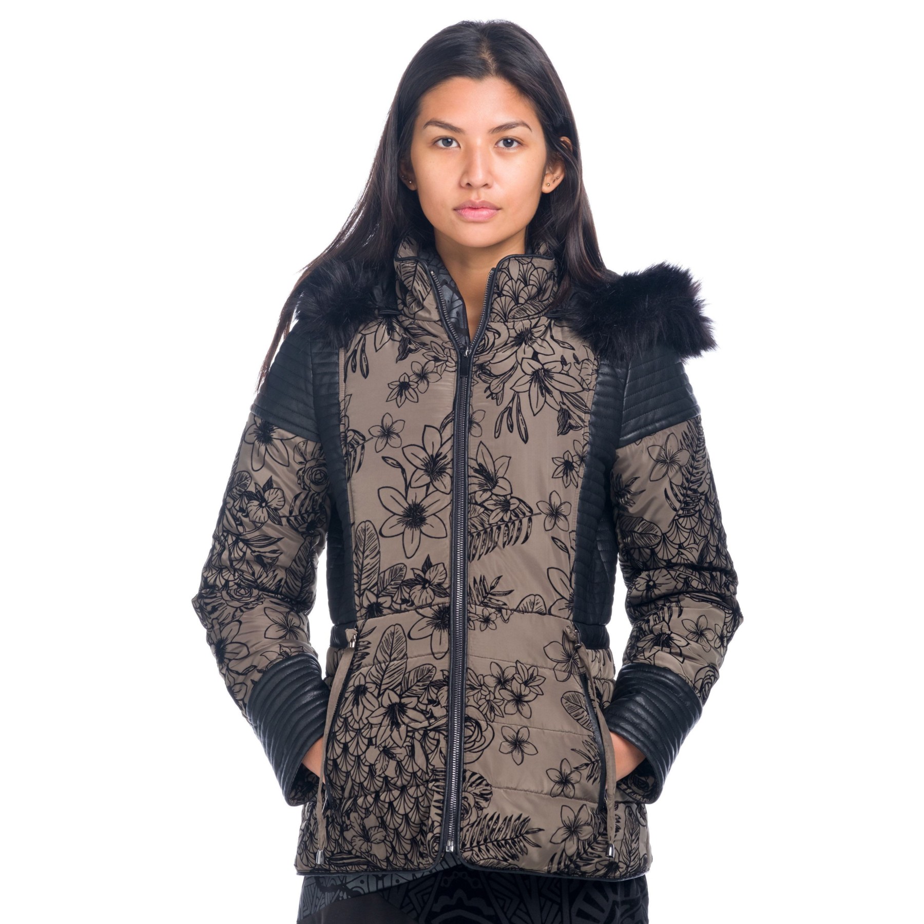 Chaqueta acolchada con capucha
