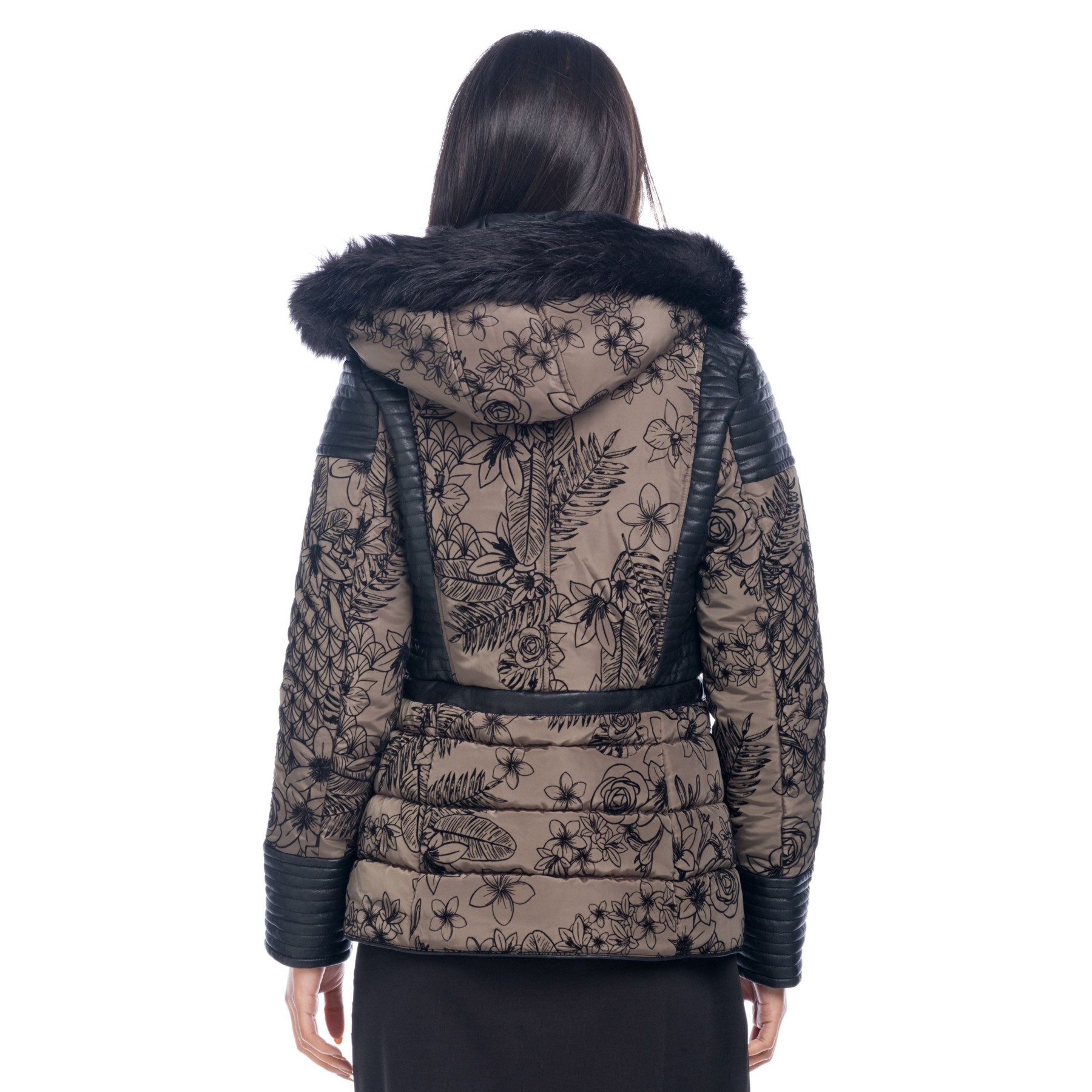 Chaqueta acolchada con capucha 3