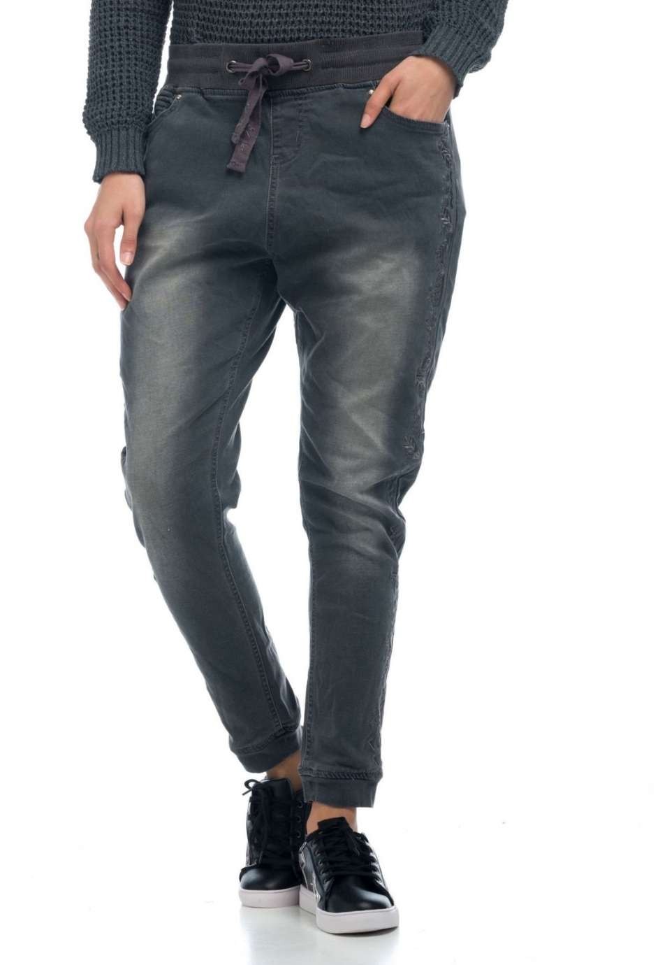 Pantalón straigth elástico de mujer denim jogging con banda bordada 