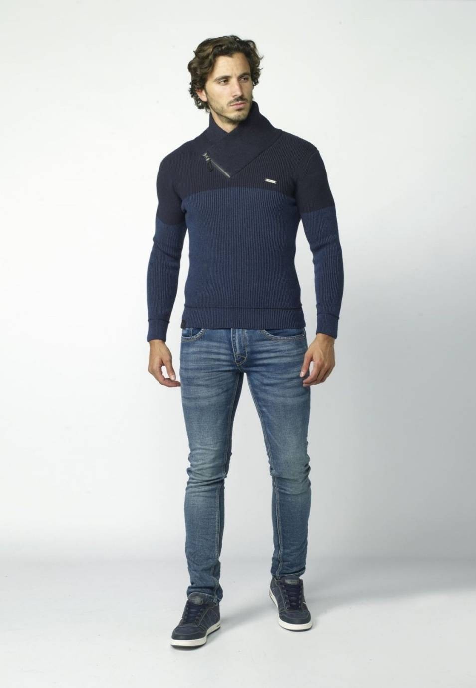 Jersey de cuello cruzado con cremallera | Estilo versátil 1
