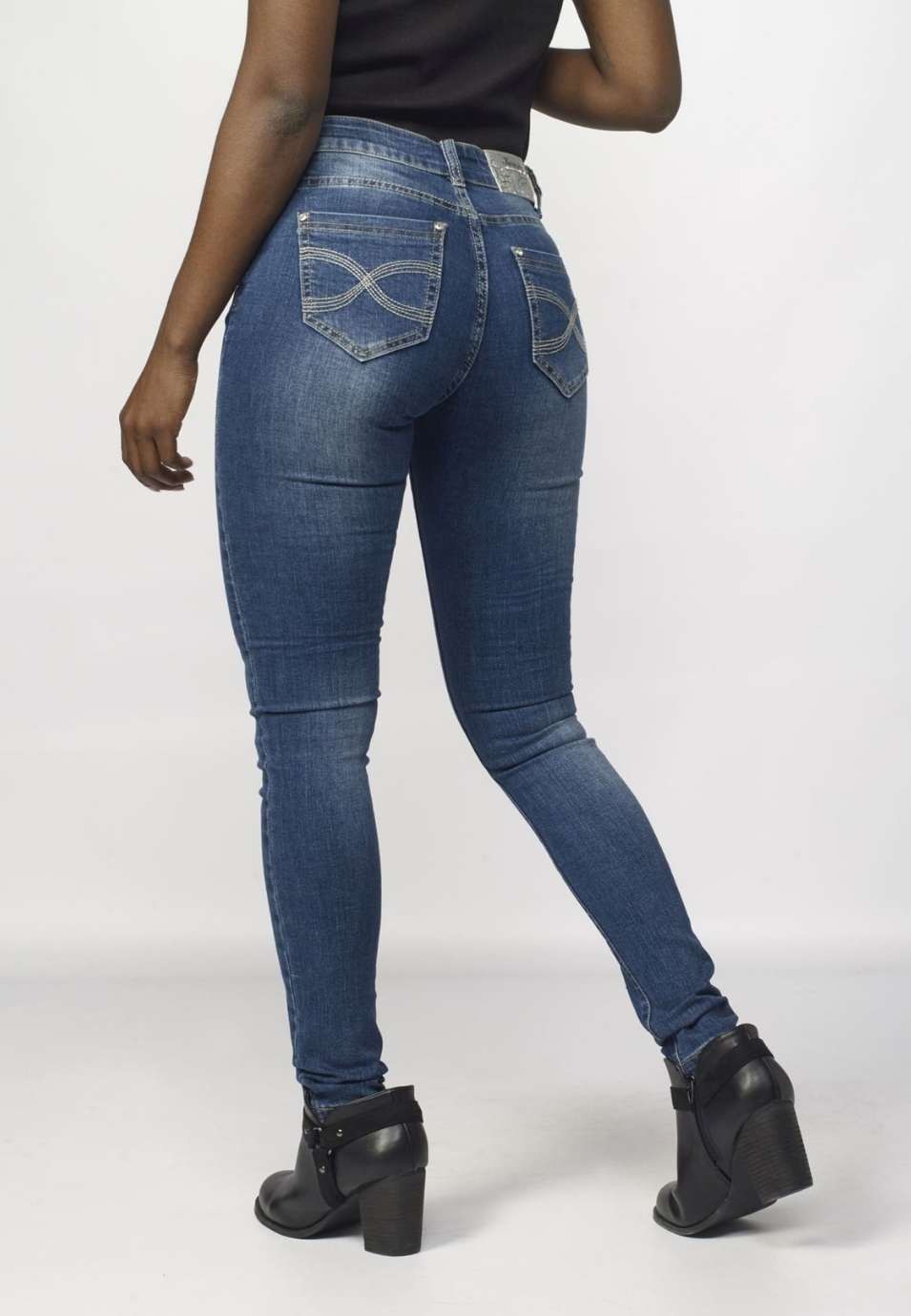 PantalÓn detalle rotos 2