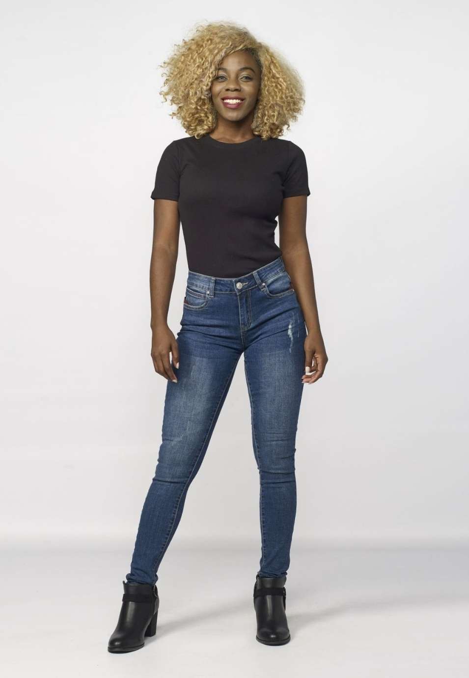 PantalÓn detalle rotos