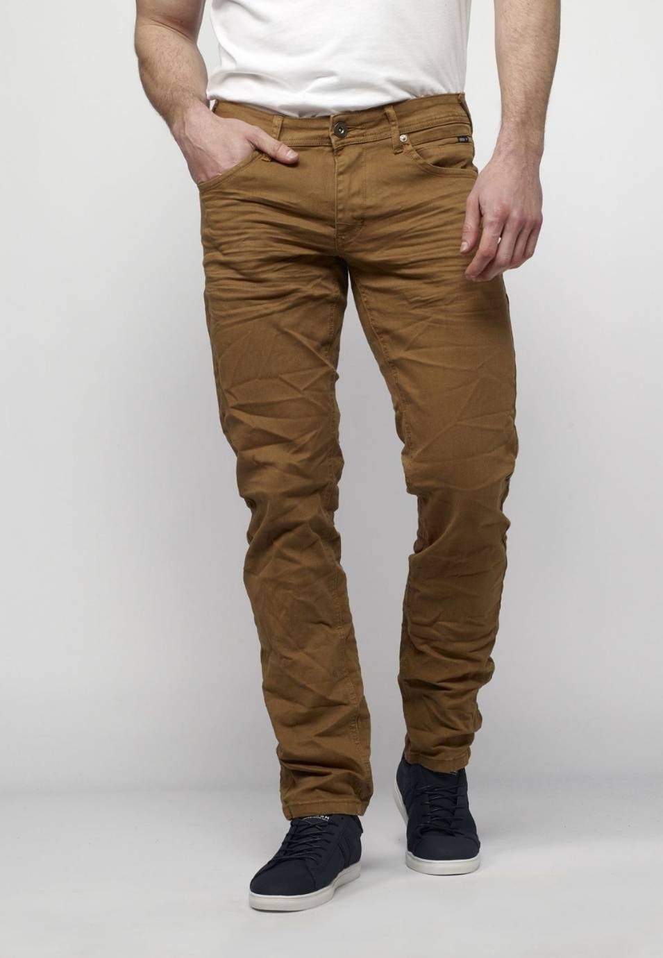 pantalón Jeans color mostaza straigth regular algodón elástico para hombre 1