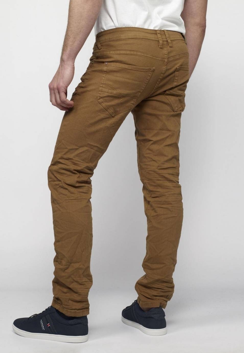 pantalón Jeans color mostaza straigth regular algodón elástico para hombre 5