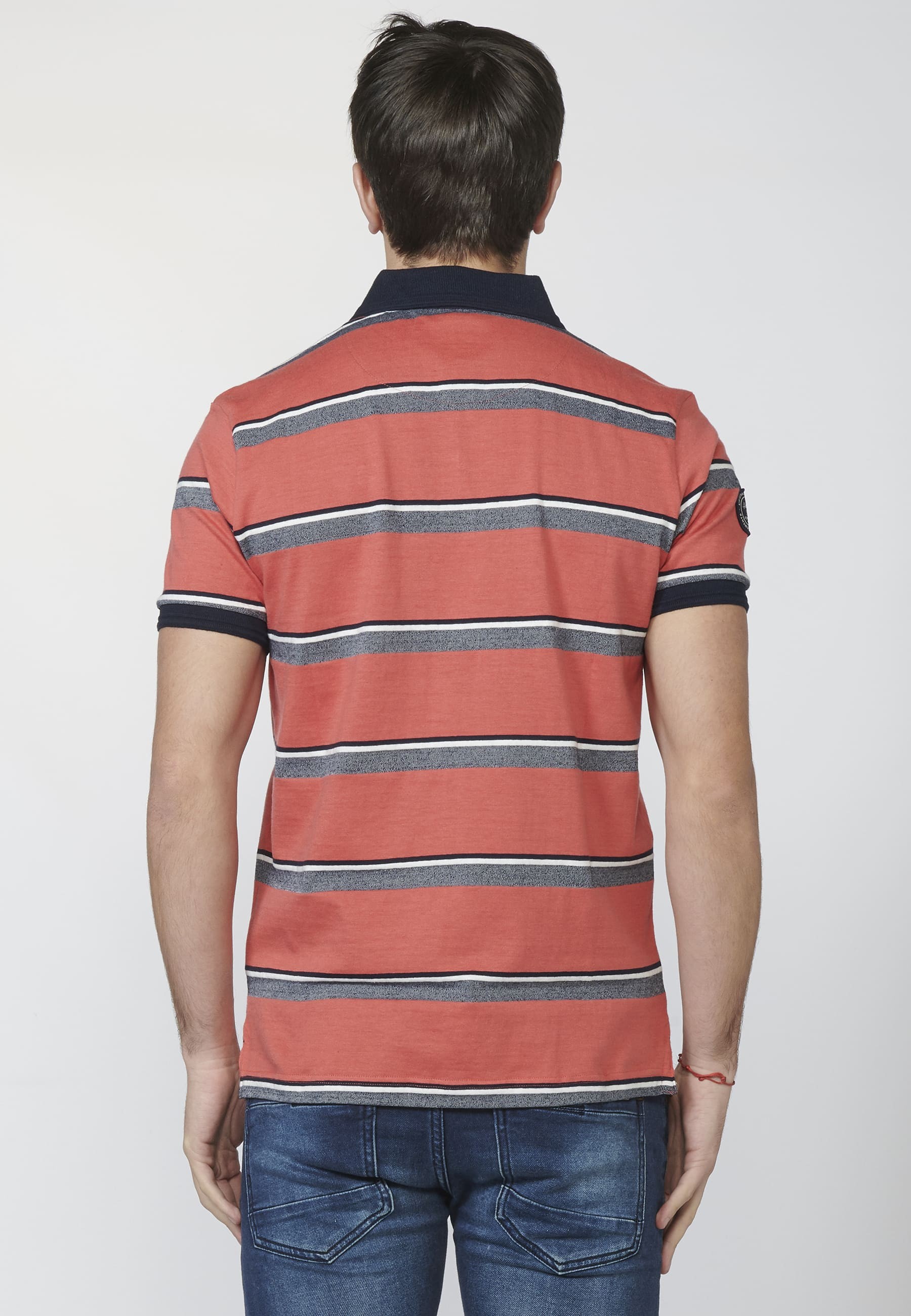 Polo Manga Corta con Aberturas Laterales y Cuello Camisero para Hombre 3