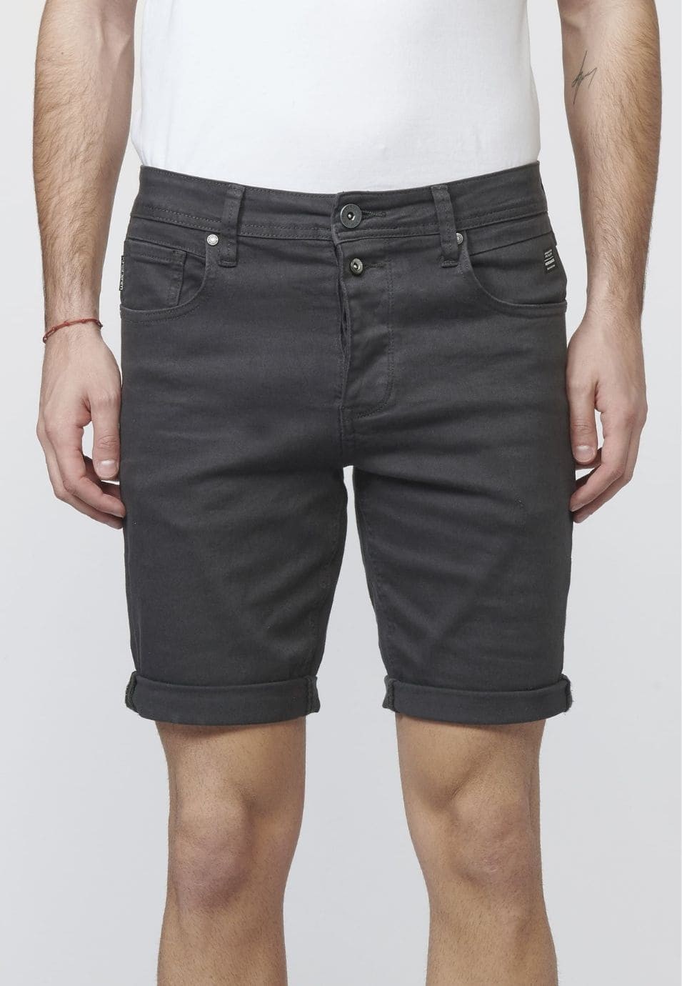 Pantalon corto color tapered fit 3