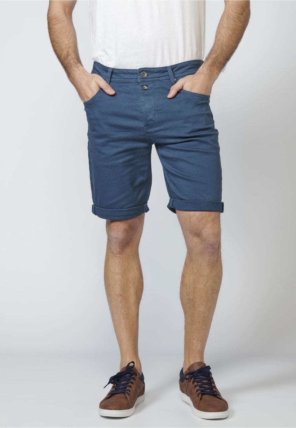 Pantalon corto color tapered fit