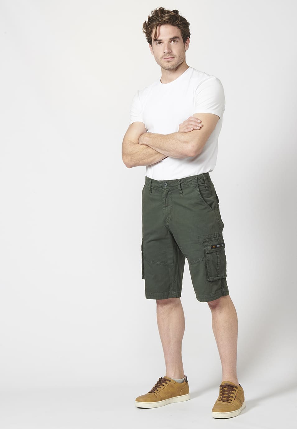 Bermuda pantalón corto estilo cargo para hombre con seis bolsillos 7