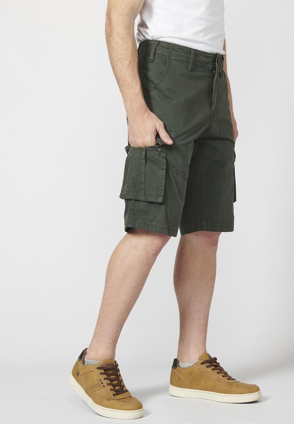 Bermuda pantalón corto estilo cargo para hombre con seis bolsillos 8