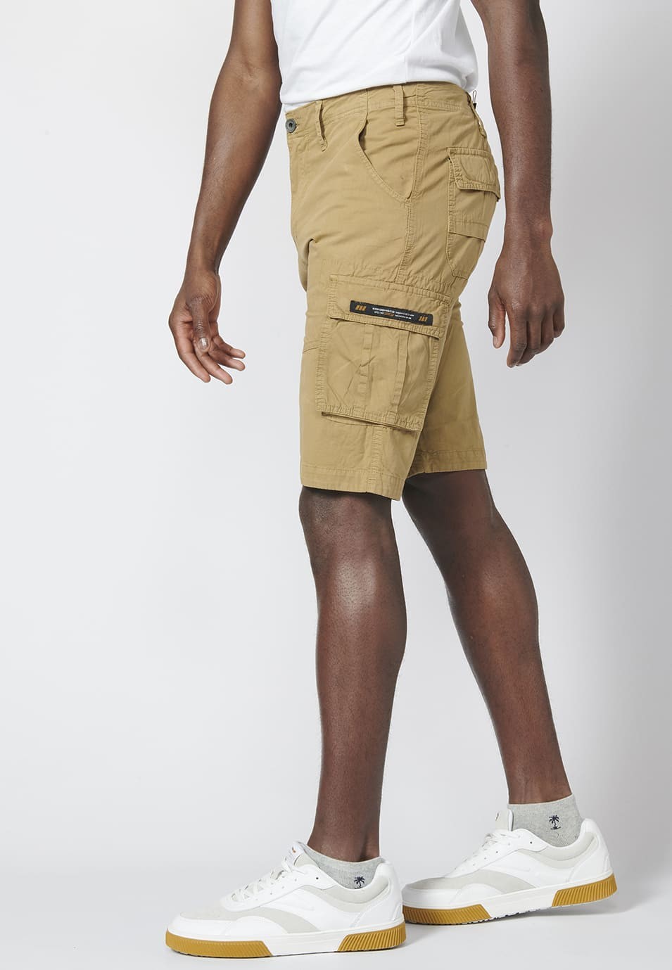 Bermuda pantalón corto estilo cargo para hombre con seis bolsillos 2