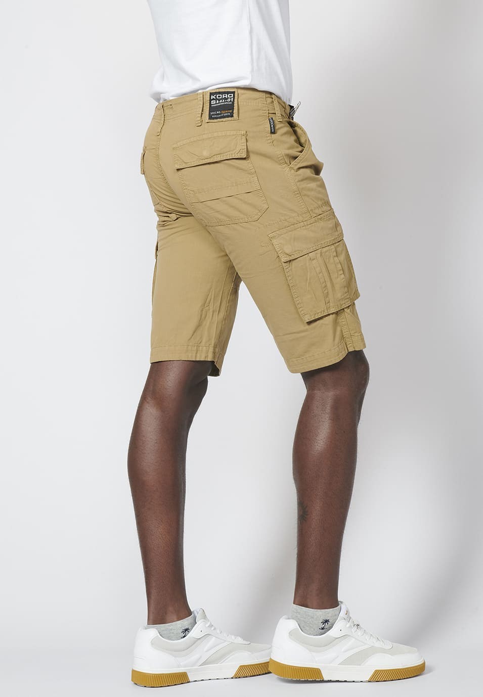 Bermuda pantalón corto estilo cargo para hombre con seis bolsillos 5