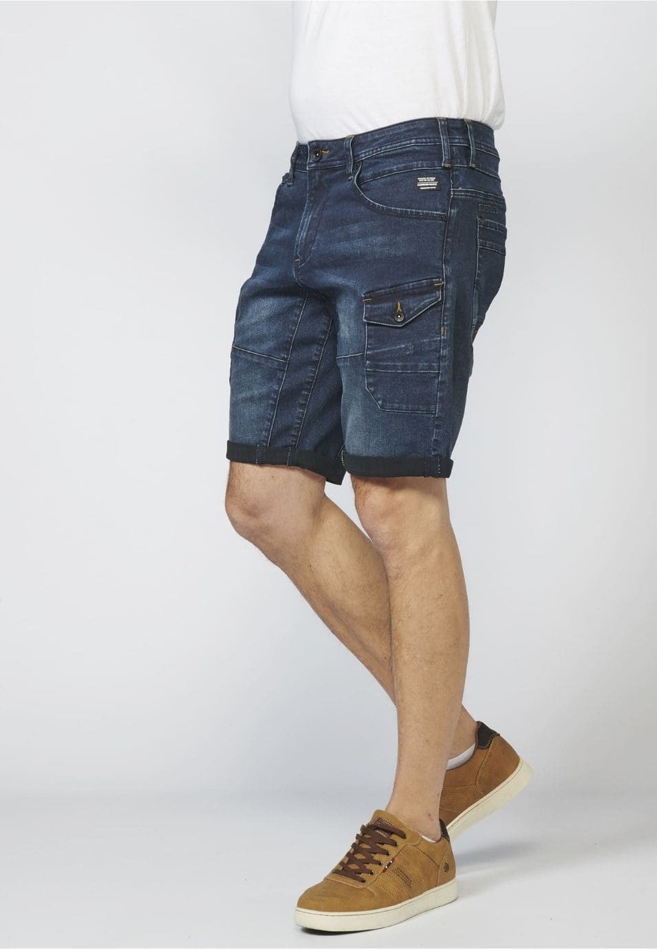 Pantalón corto denim cortes regular fit con siete bolsillos y efecto desgastado para Hombre 5