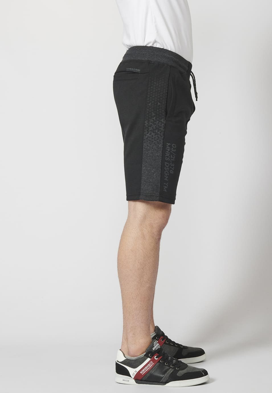 PANTALÓN CORTO JOGGER INTERLOCK con Tres Bolsillos y Cintura Elástica Ajustable para Hombre 4