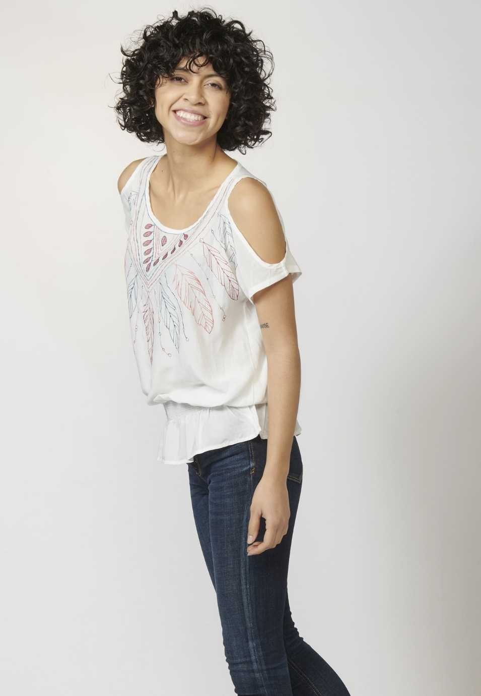 Blusa con bordados