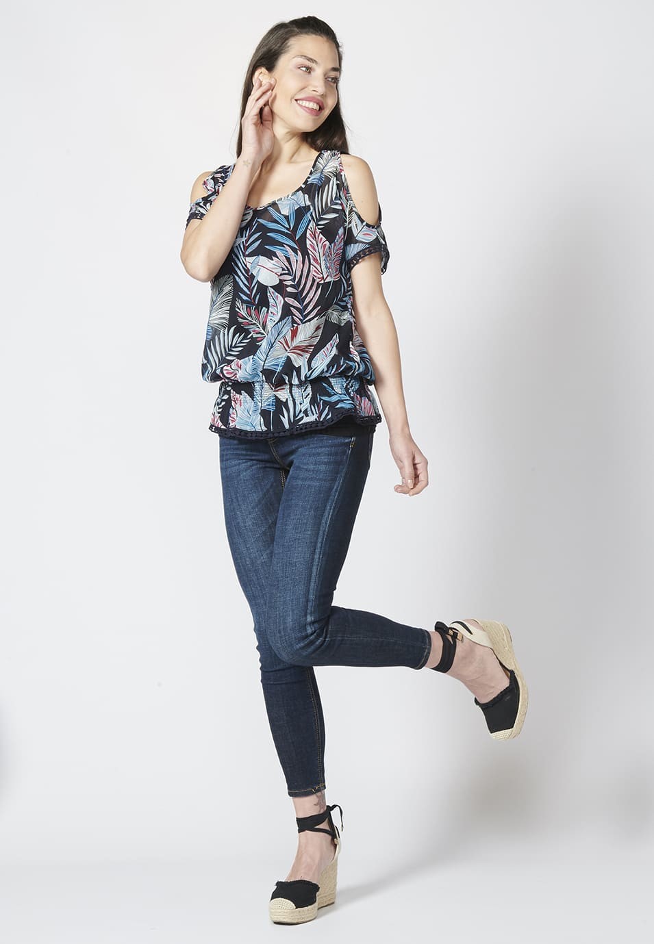 Blusa Manga Corta Fluida con Estampado Tropical para Mujer 2