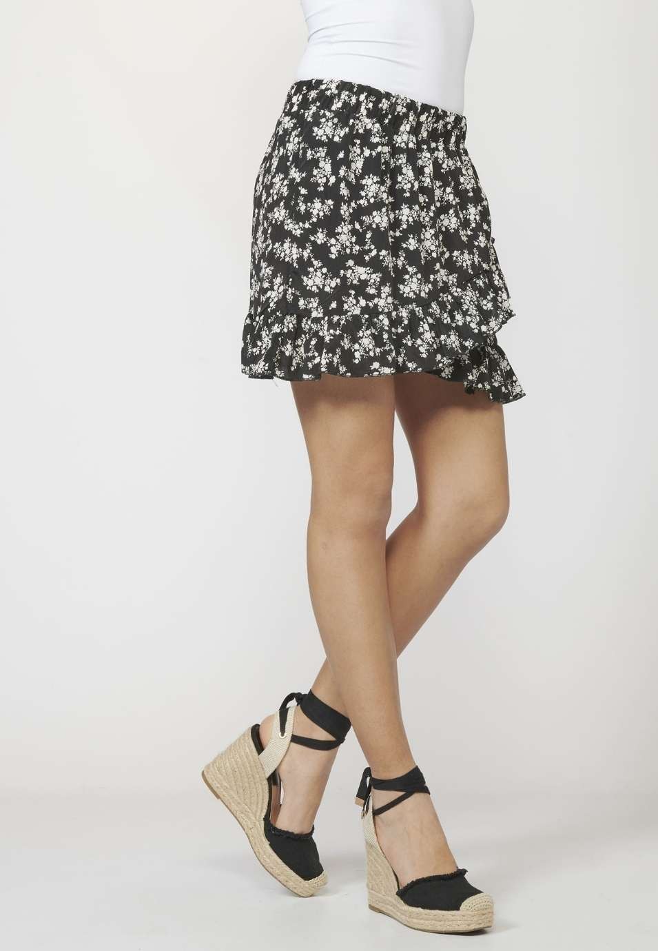 Falda estampado floral color negro para Mujer