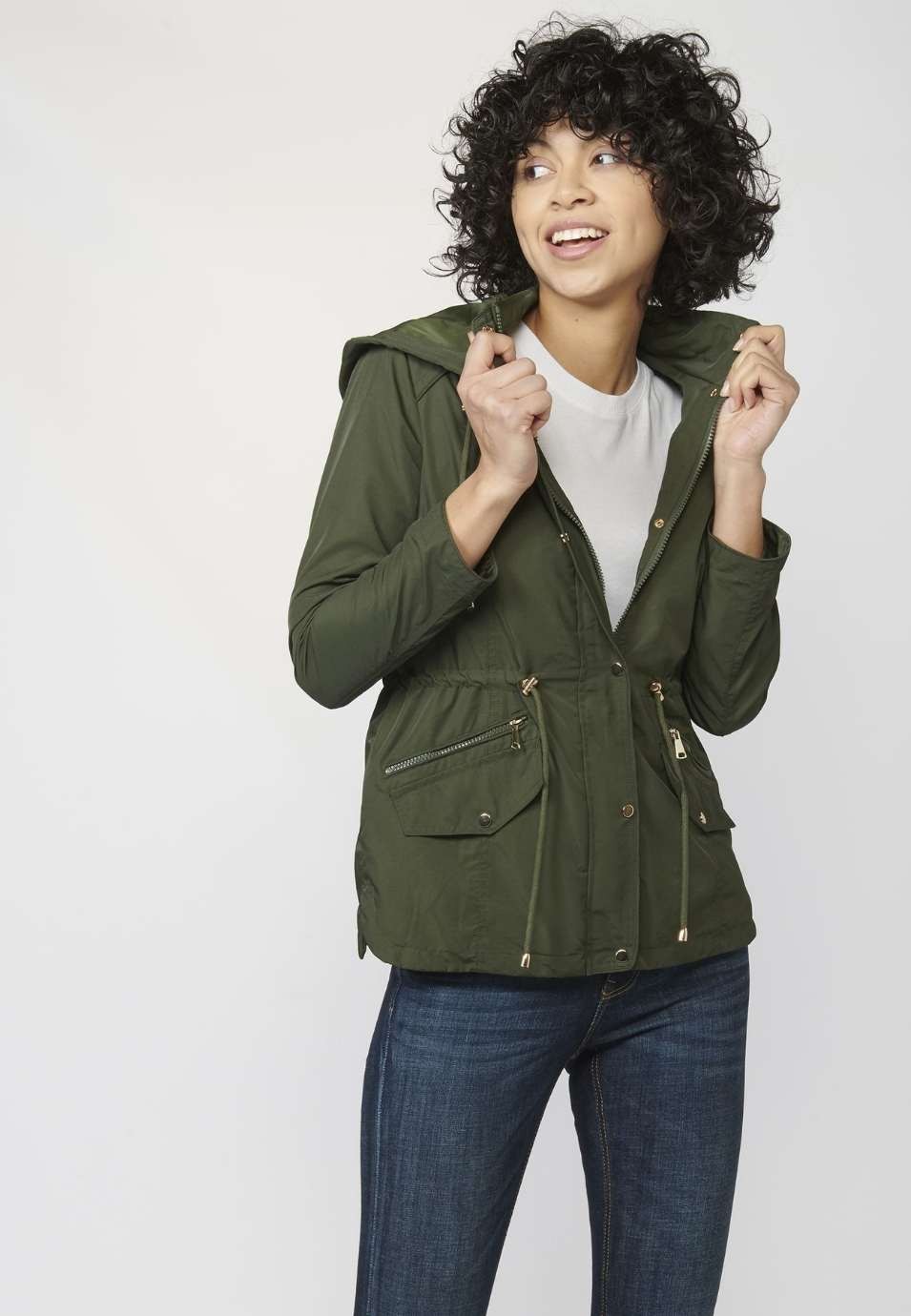 Parka larga mujer color verde con capucha desmontable y cintura cordón ajustable 