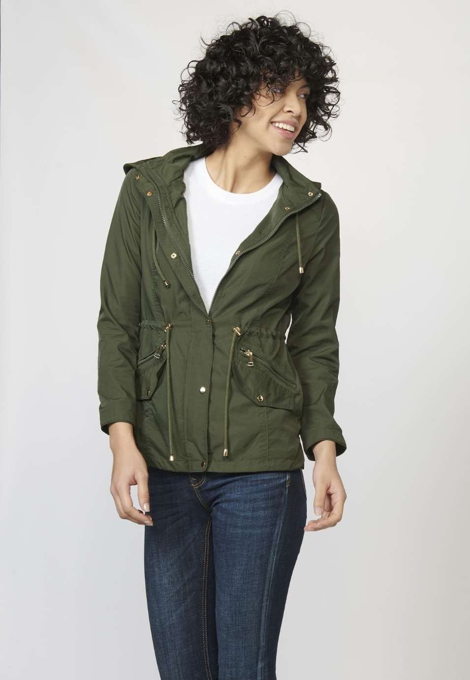 Parka larga mujer color verde con capucha desmontable y cintura cordón ajustable 2