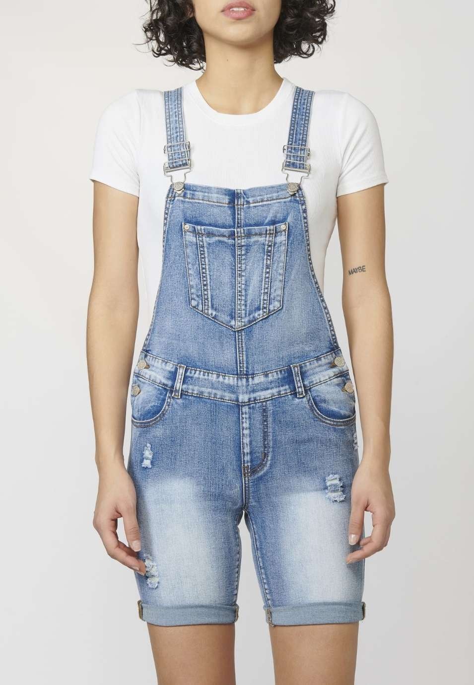 Peto pantalón corto elástico mujer de denim tejano azul lavado