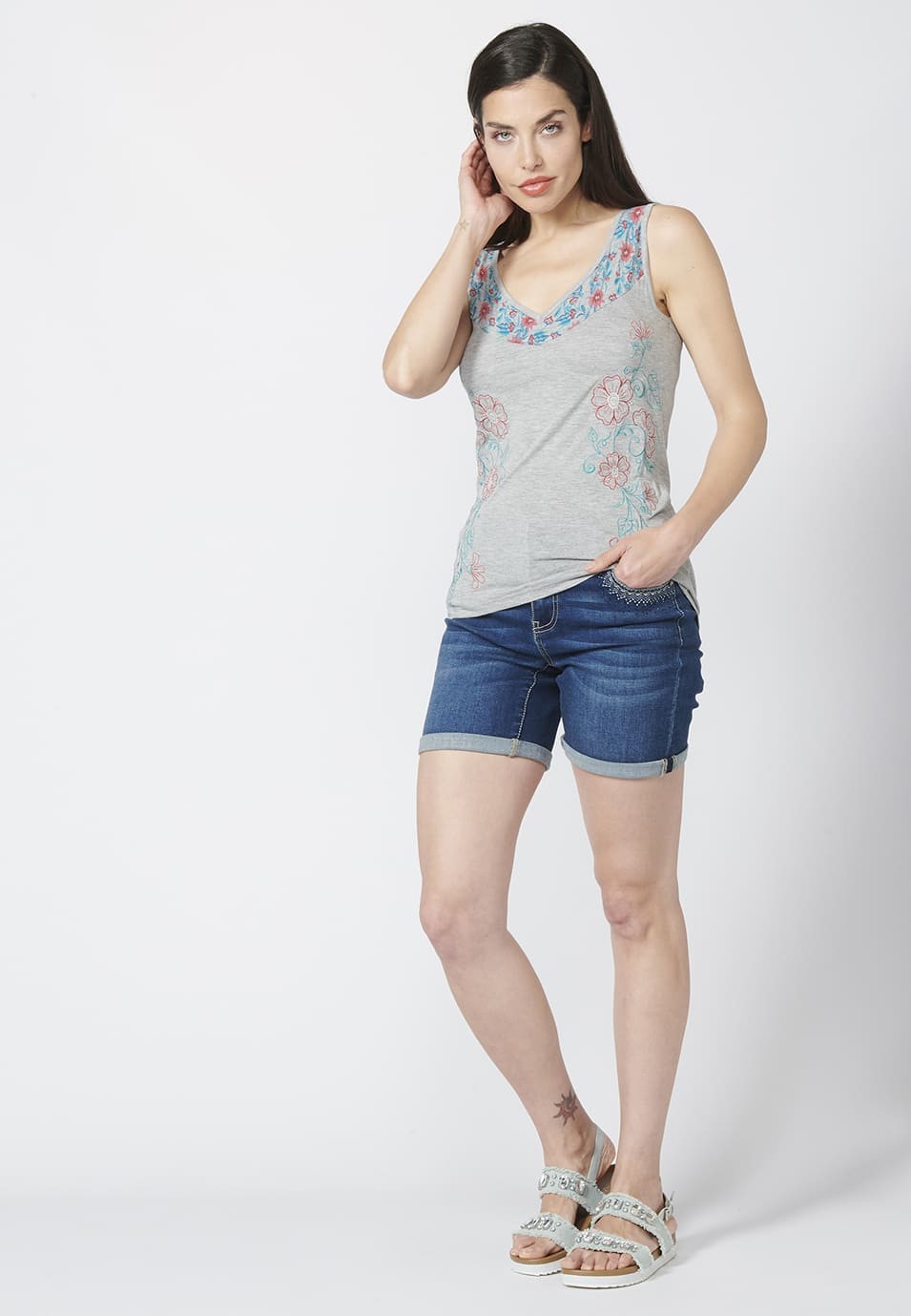 Tank Top with V-neckline and Floral Print and Embroidery for Woman in Gray color 5