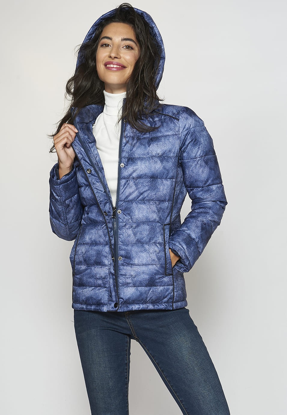 Chaqueta parka corta tipo plumas con estampado vaquero y cuello con capucha para Mujer