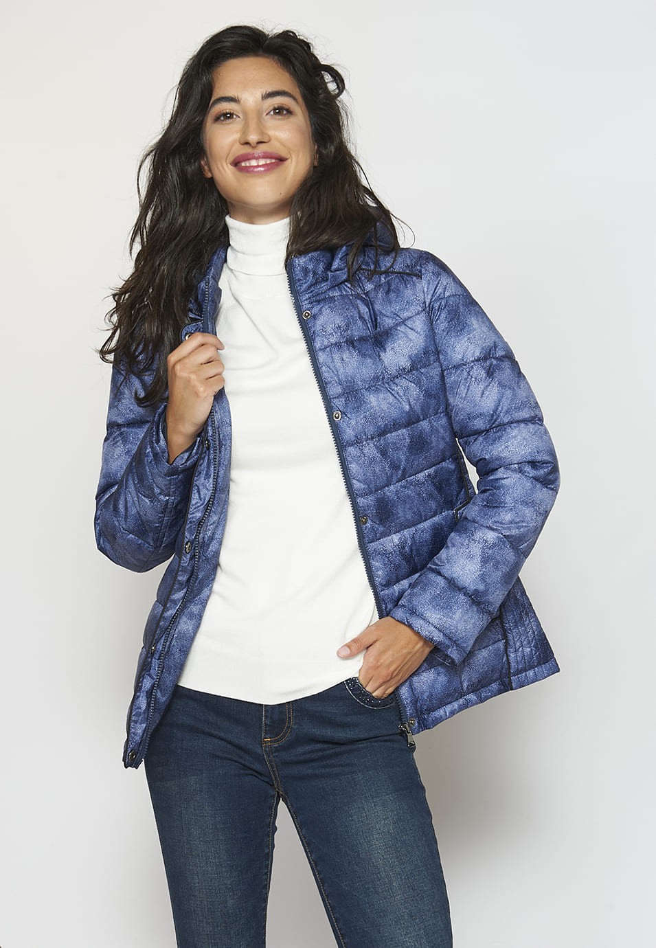 Chaqueta parka corta tipo plumas con estampado vaquero y cuello con capucha para Mujer