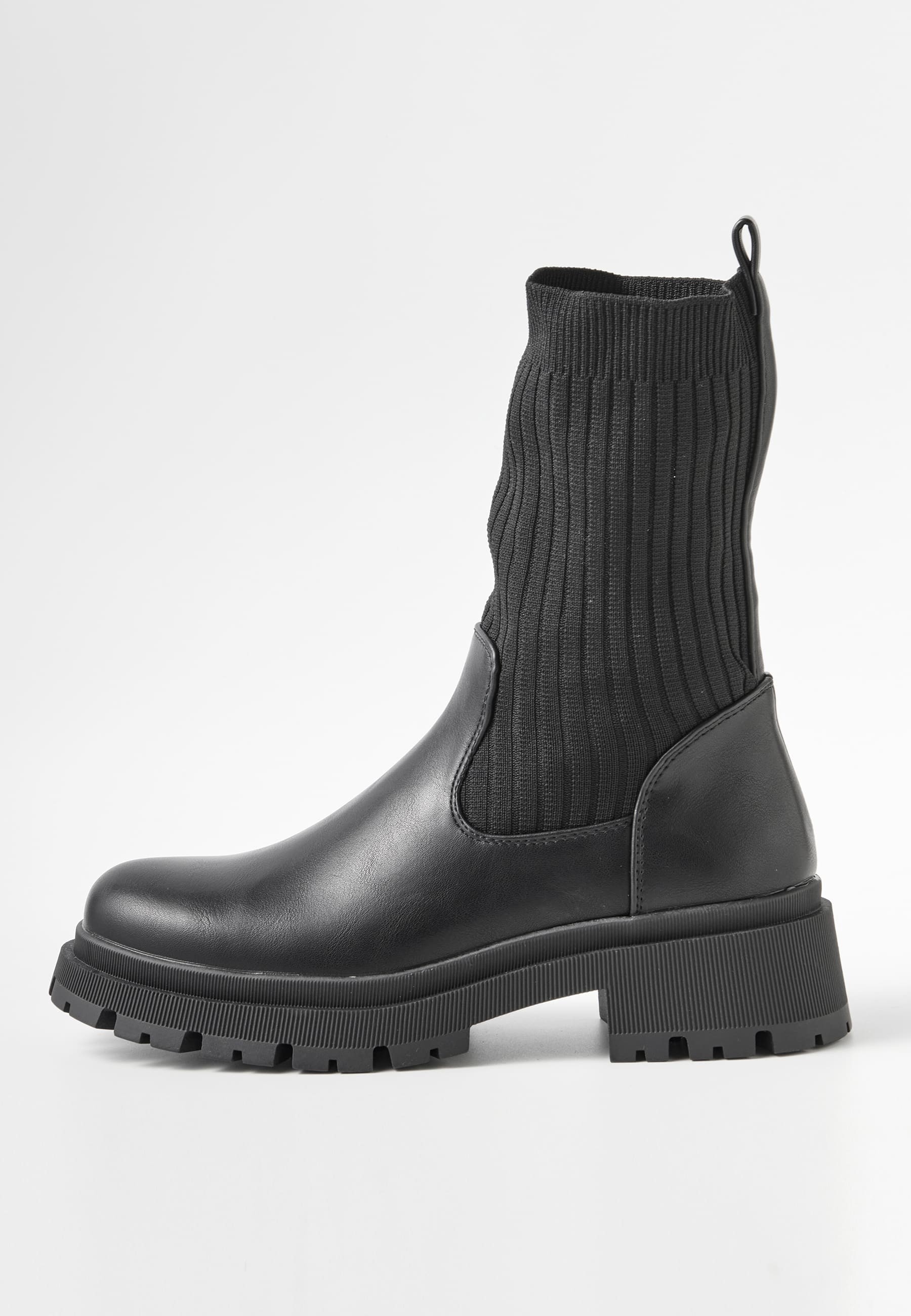 Botines de mujer estilo chelsea por encima del tobillo | Moda Actual