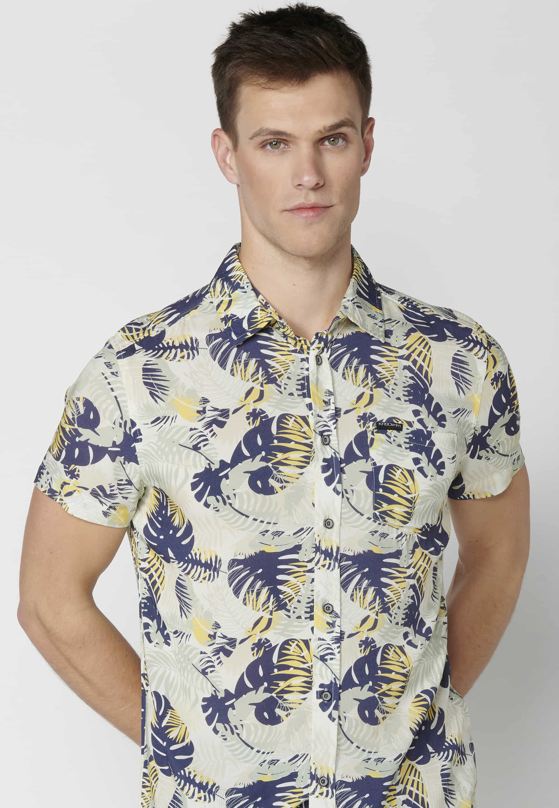 Green short-sleeved shirt with front print for Men 5