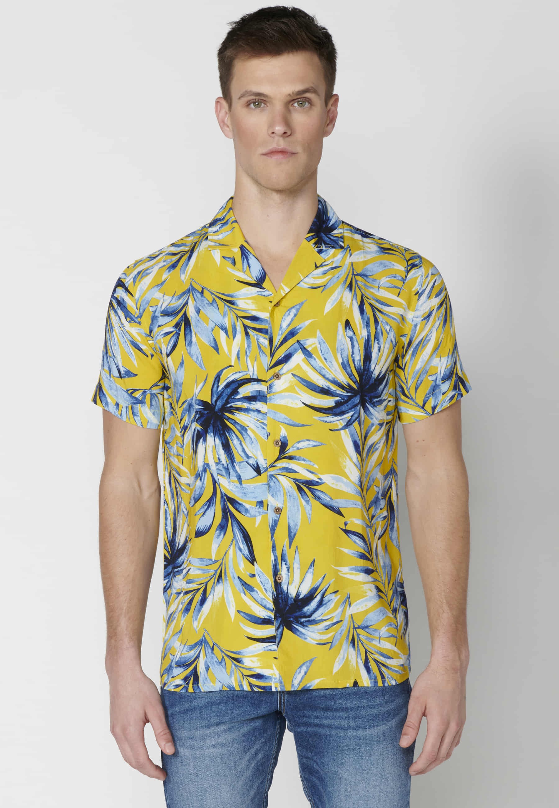 Yellow tropical print short-sleeved shirt for Men 2
