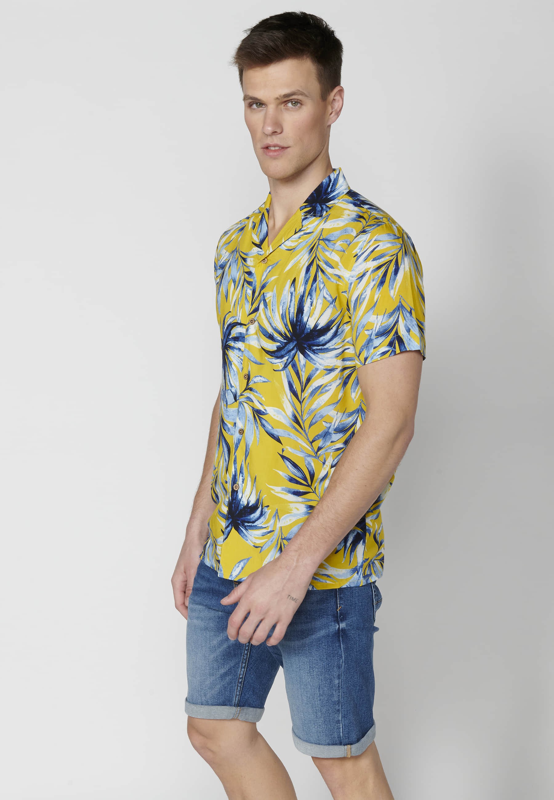 Yellow tropical print short-sleeved shirt for Men 1