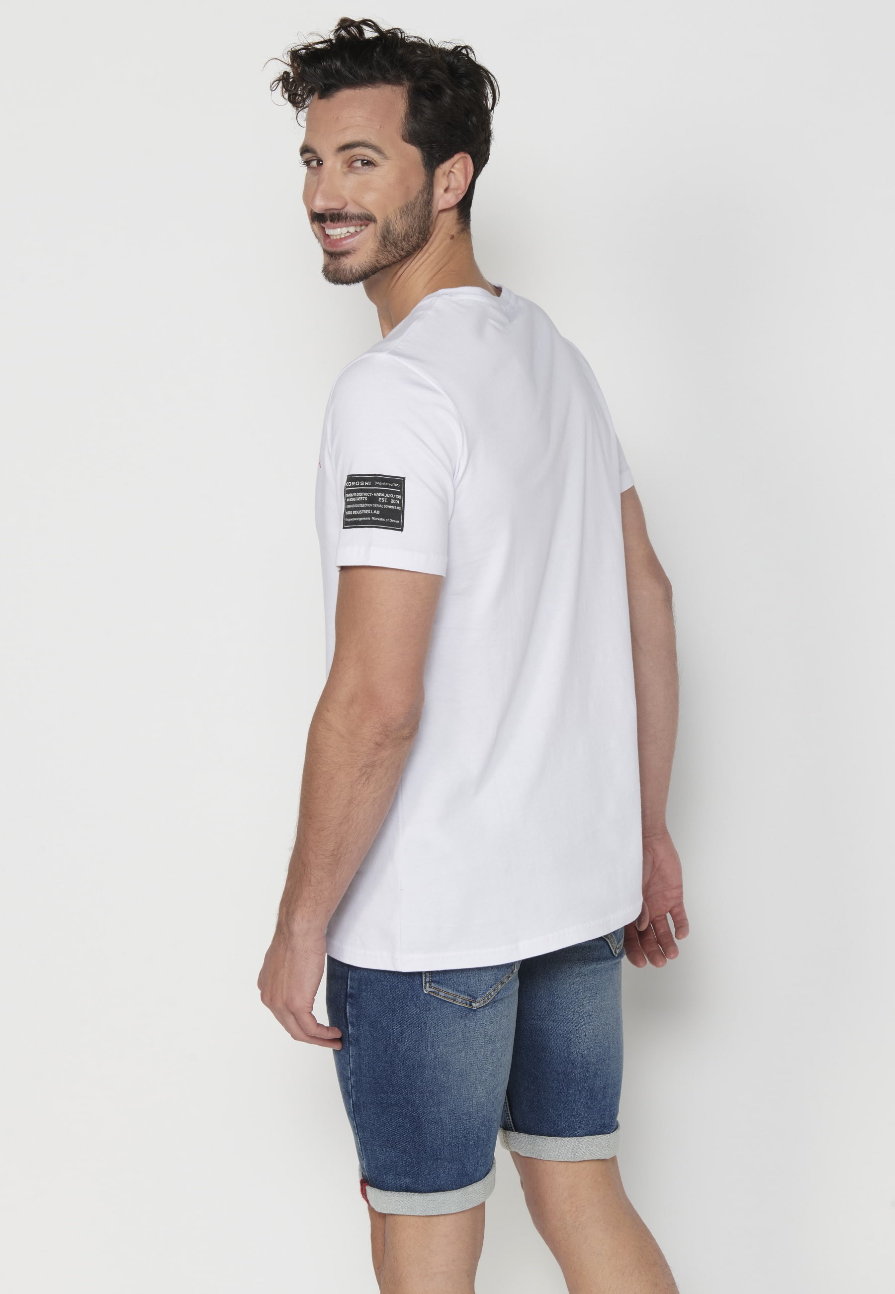 Kurzärmliges Baumwoll-T-Shirt mit weißem Aufdruck auf der Vorderseite und den Ärmeln für Herren