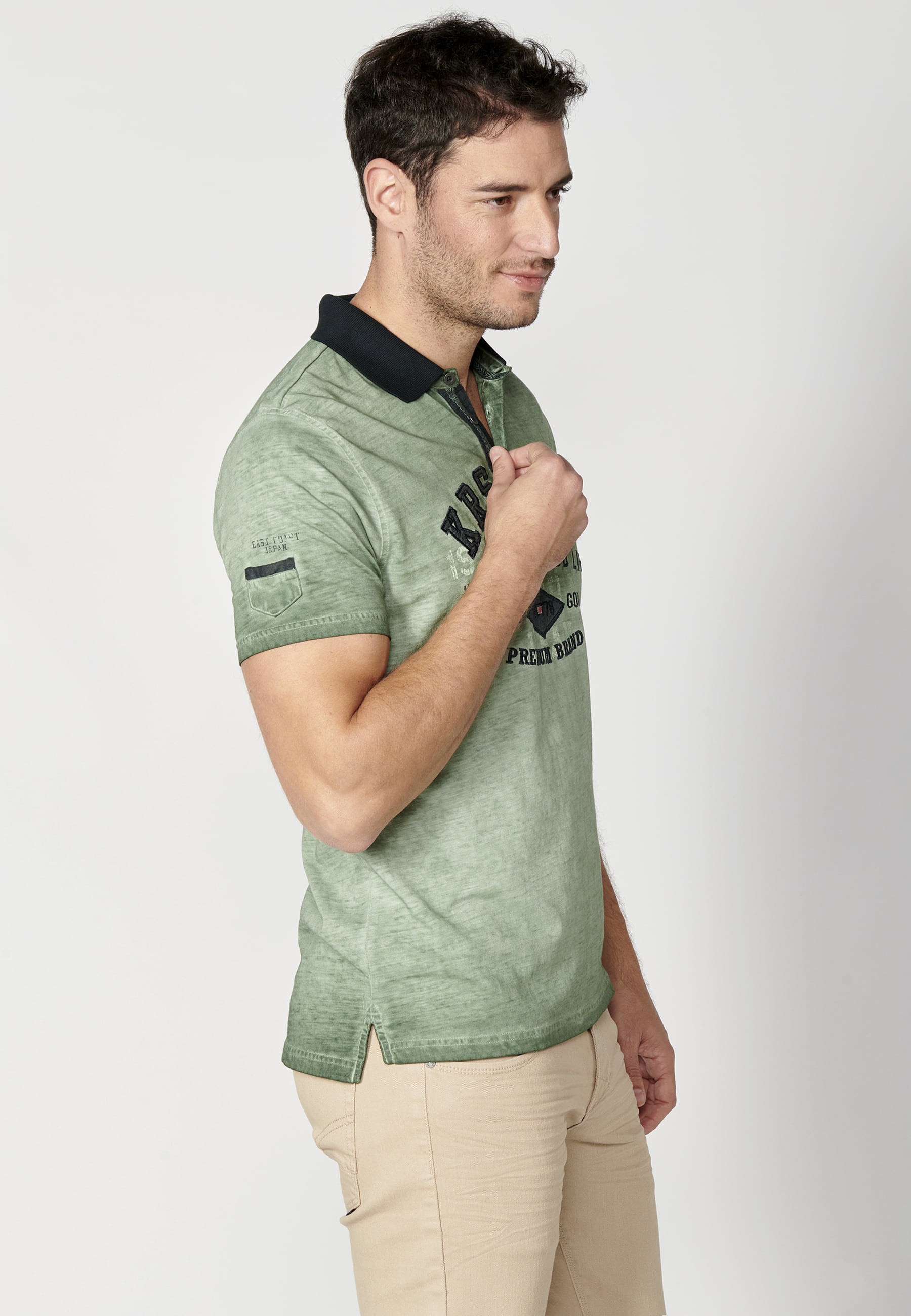 Khakifarbenes Kurzarm-Poloshirt aus Baumwolle mit Textdruck für Herren