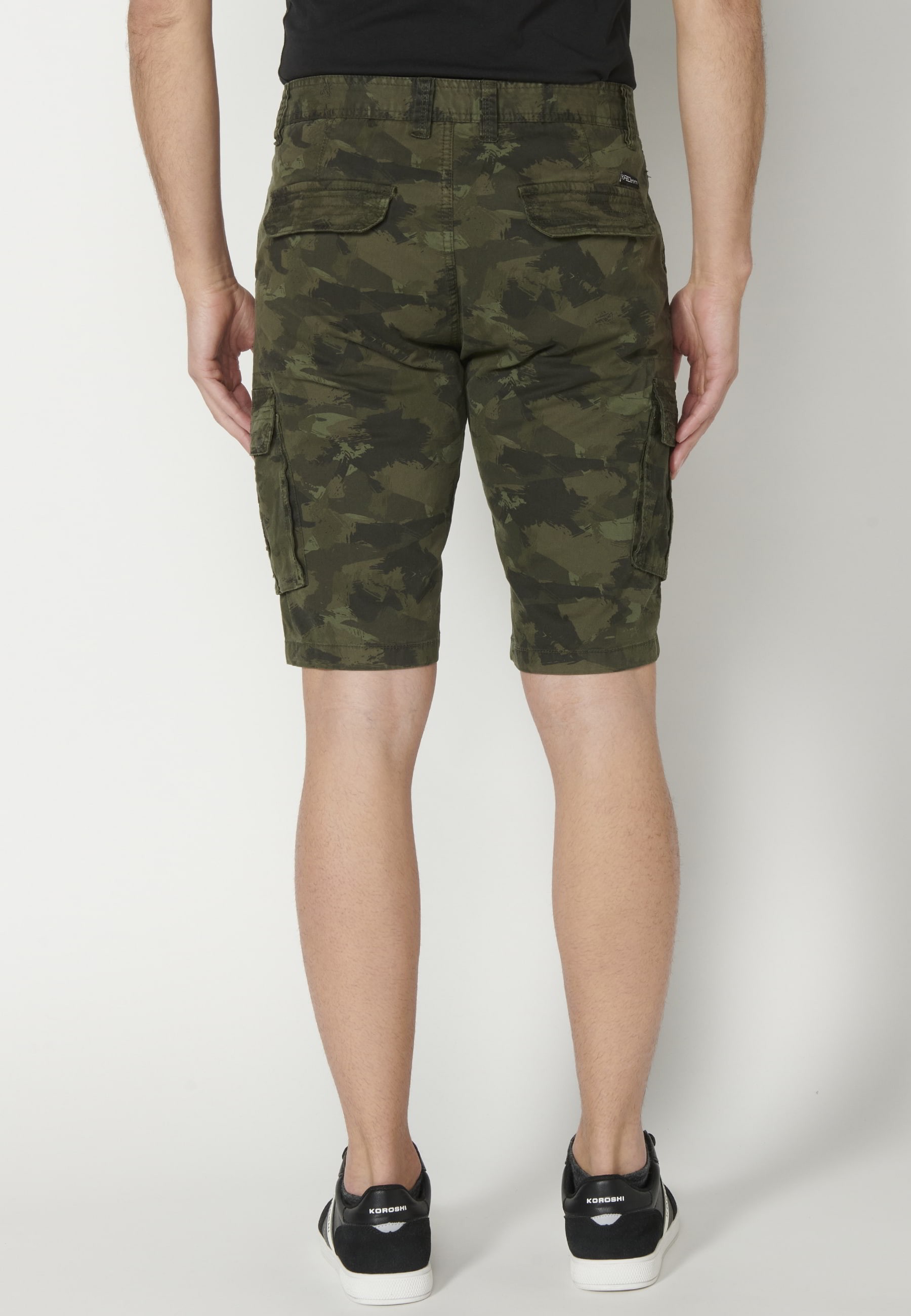 Khakifarbene Bermuda-Shorts im Cargo-Stil für Herren