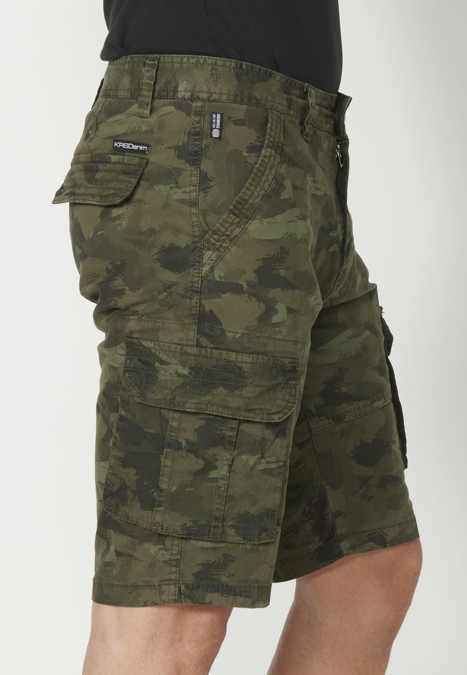 Khakifarbene Bermuda-Shorts im Cargo-Stil für Herren