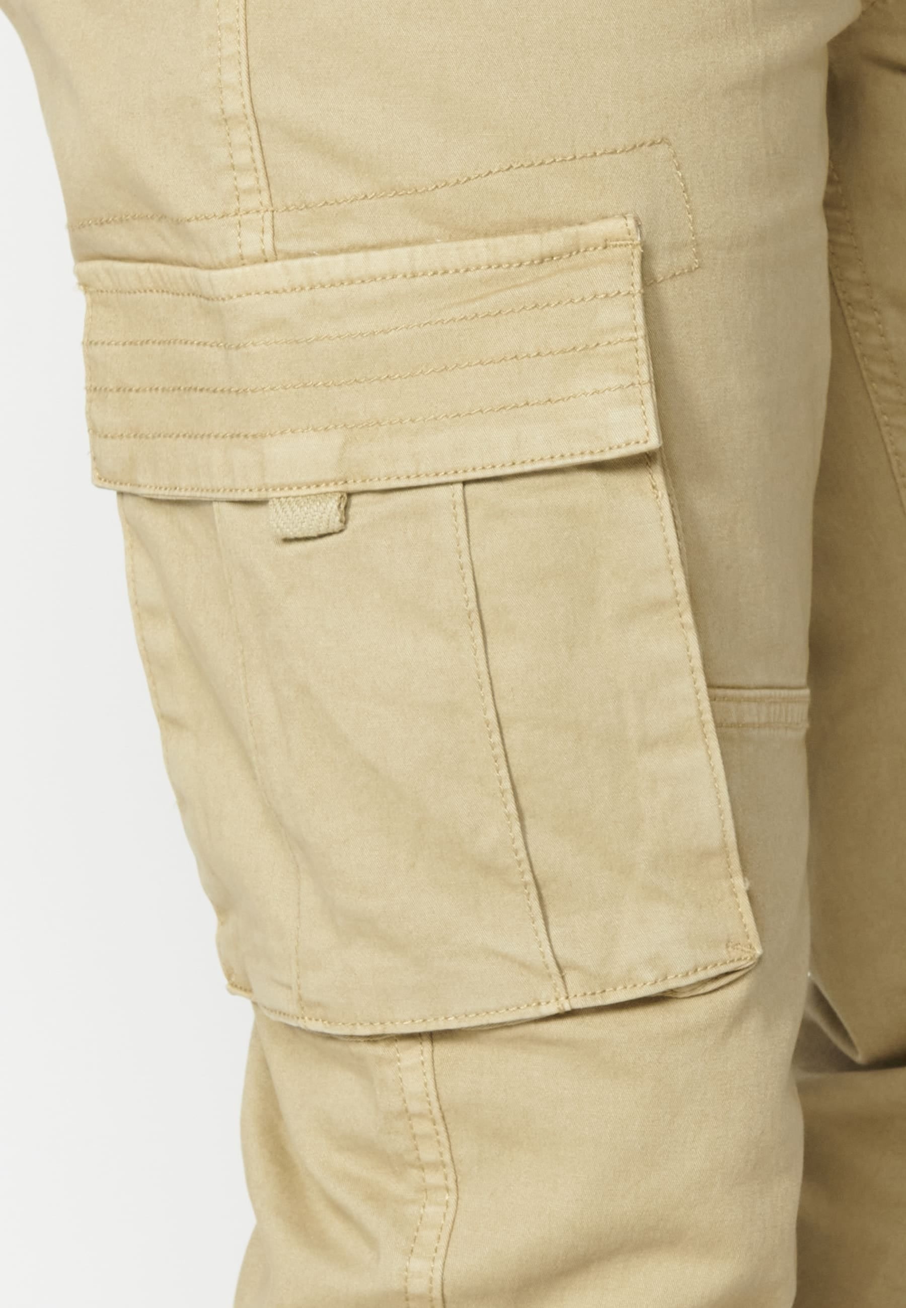 Pantalon style cargo beige pour homme