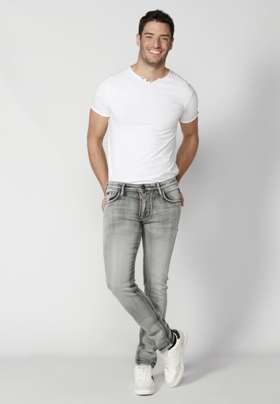 Pantalón jeans slim fit color gris para hombre | Ropa Casual