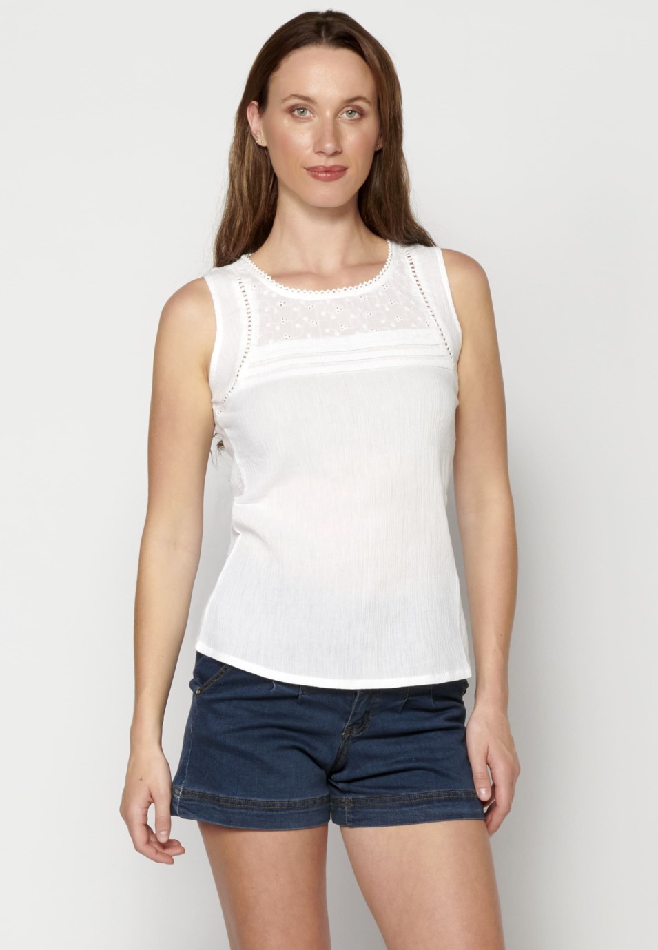Blusa sin mangas de algodón color blanco para mujer | Moda Actual
