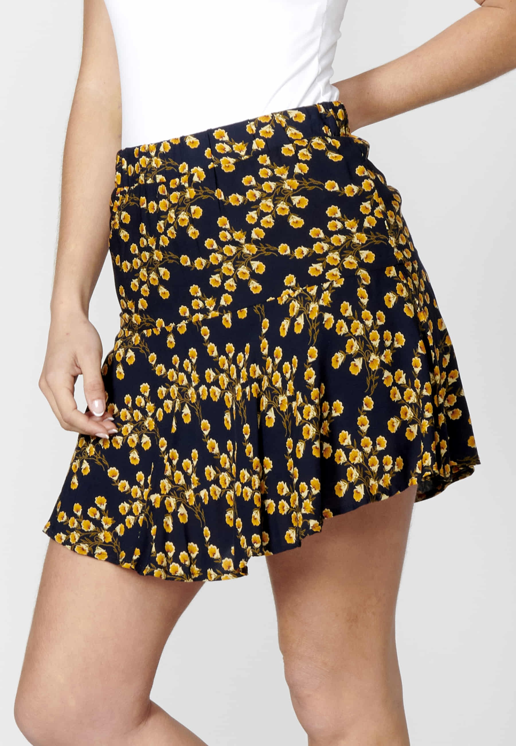 Falda pantalón corto con volante estampado floral color Navy para Mujer