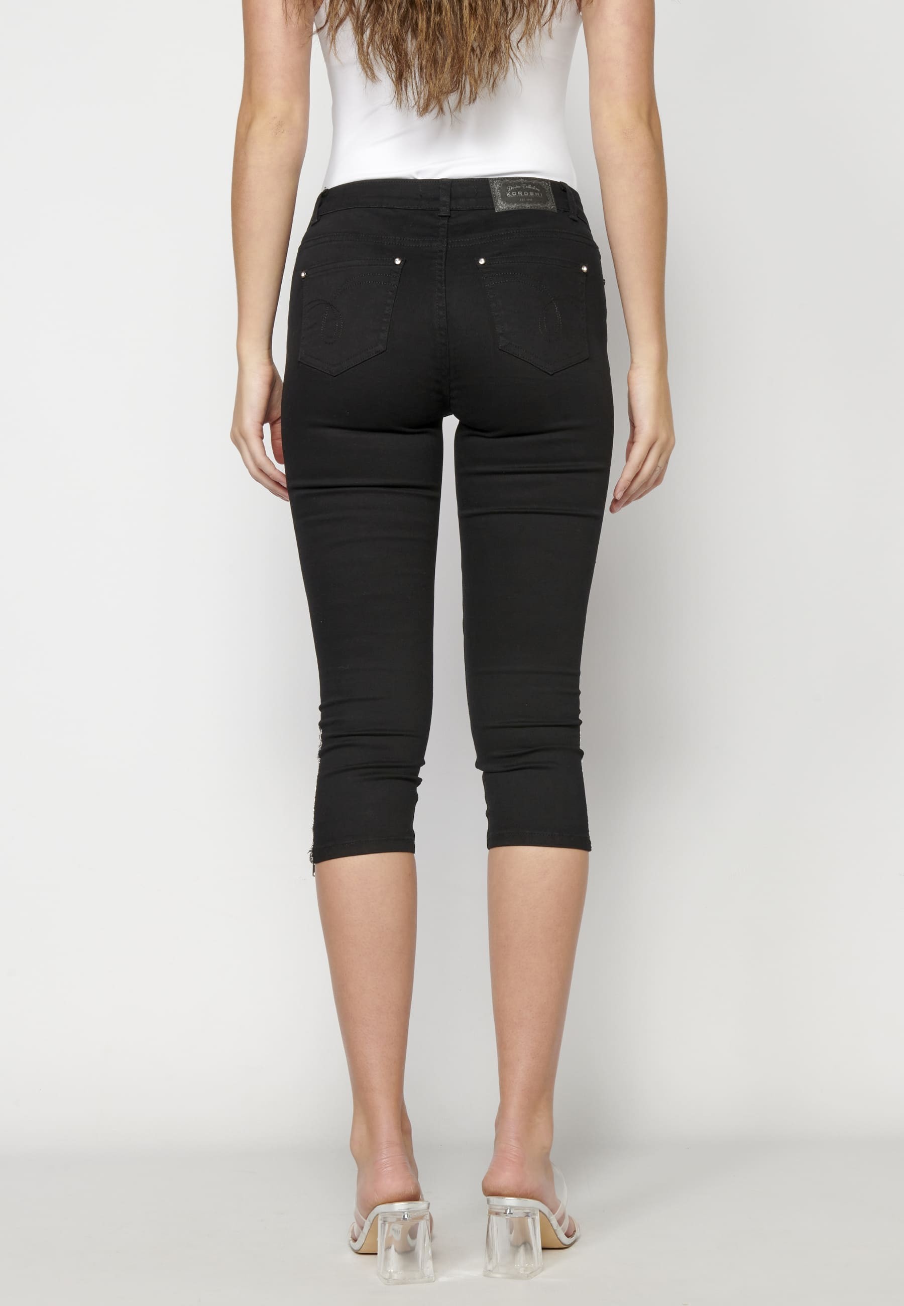 Pantalón pirata jeans con bordado étnico color negro para Mujer 5